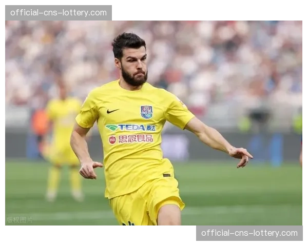 特写：老将汪晋贤转型后腰，成为天津津门虎中场新屏障