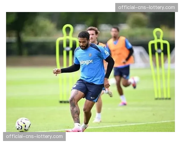 特写:因伤错过世界杯的里斯·詹姆斯,在切尔西U21比赛中打满全场寻找状态 特写:因伤错过世界杯的里斯·詹姆斯,在切尔西U21比赛中打满全场寻找状态